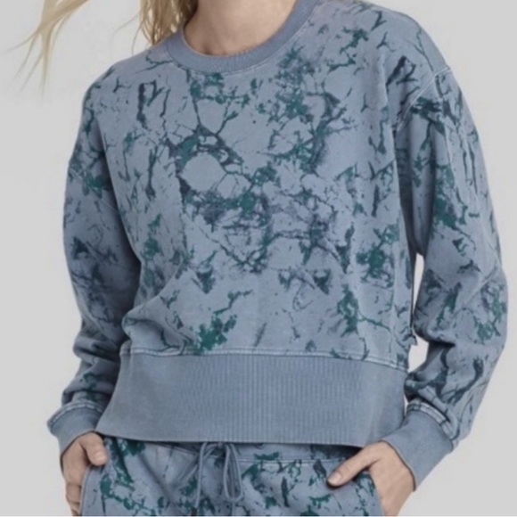 JoyLab Tops - JoyLab Blue Tie Dye Crewneck Sweatshirt